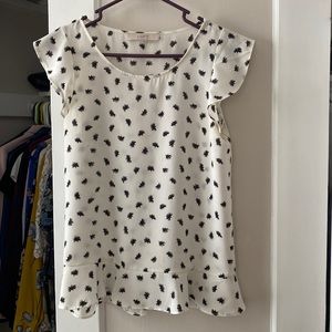 Like new Loft brush dot peplum shell flutter sleeve